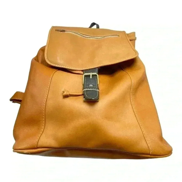 Leather backpack Cueropapel & tijera  designer leather goods by Sofia Prott - Picture 2 of 7